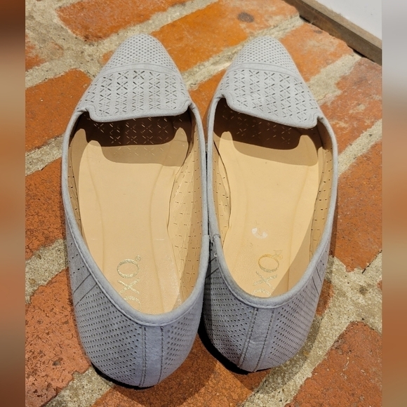 Xoxo grey flats with pinhole and X designs - Picture 5 of 6